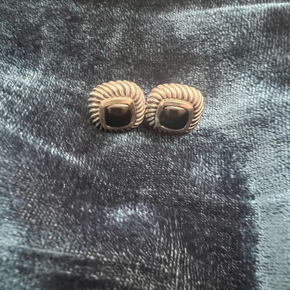 David Yurman Petite Albion Stud Earrings in Sterling Silver with Onyx - Picture 2 of 12